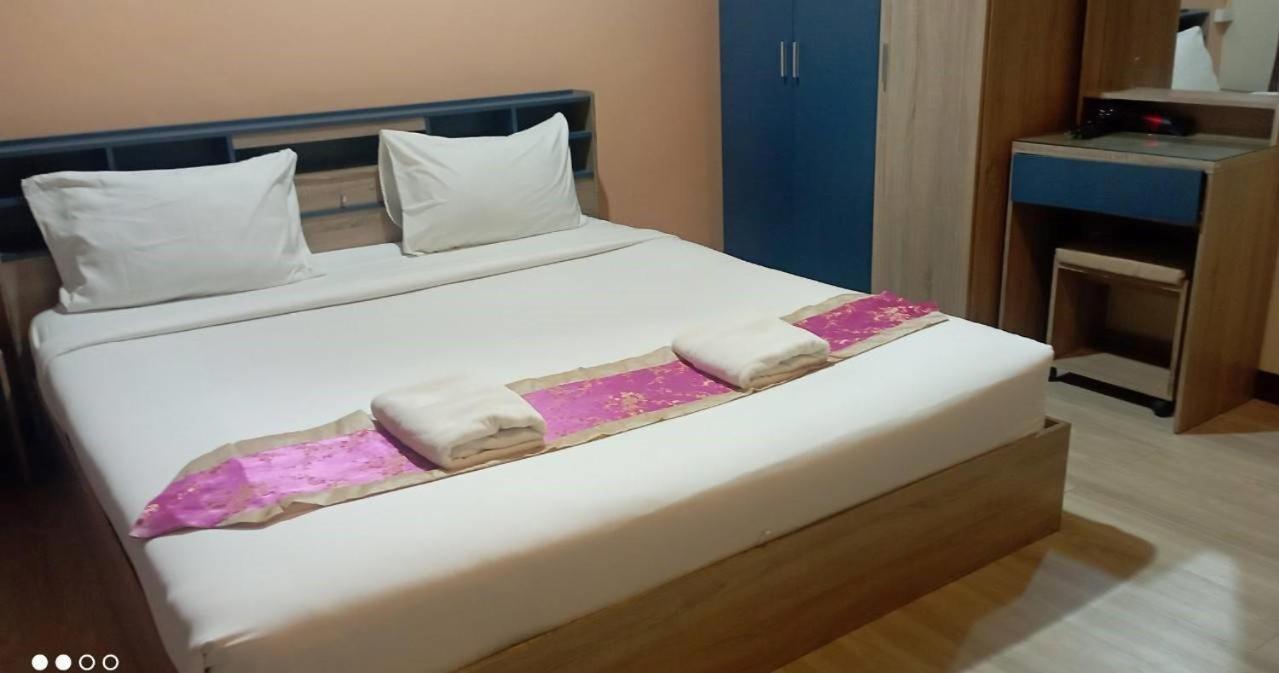 Supachai Inn Ban ba Ngan Esterno foto